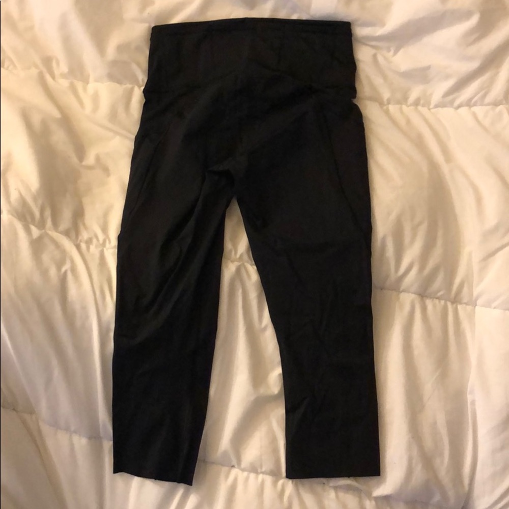 Lululemon Fast Pace Crop - Picture 4 of 5